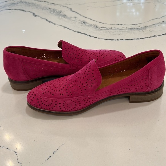 Clarks Ultimate Comfort Collection “Trish Calla” Pink Suede Loafers Safe… - Picture 5 of 13